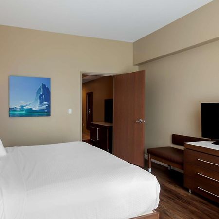Best Western Plus St. John'S Airport Hotel And Suites Екстериор снимка