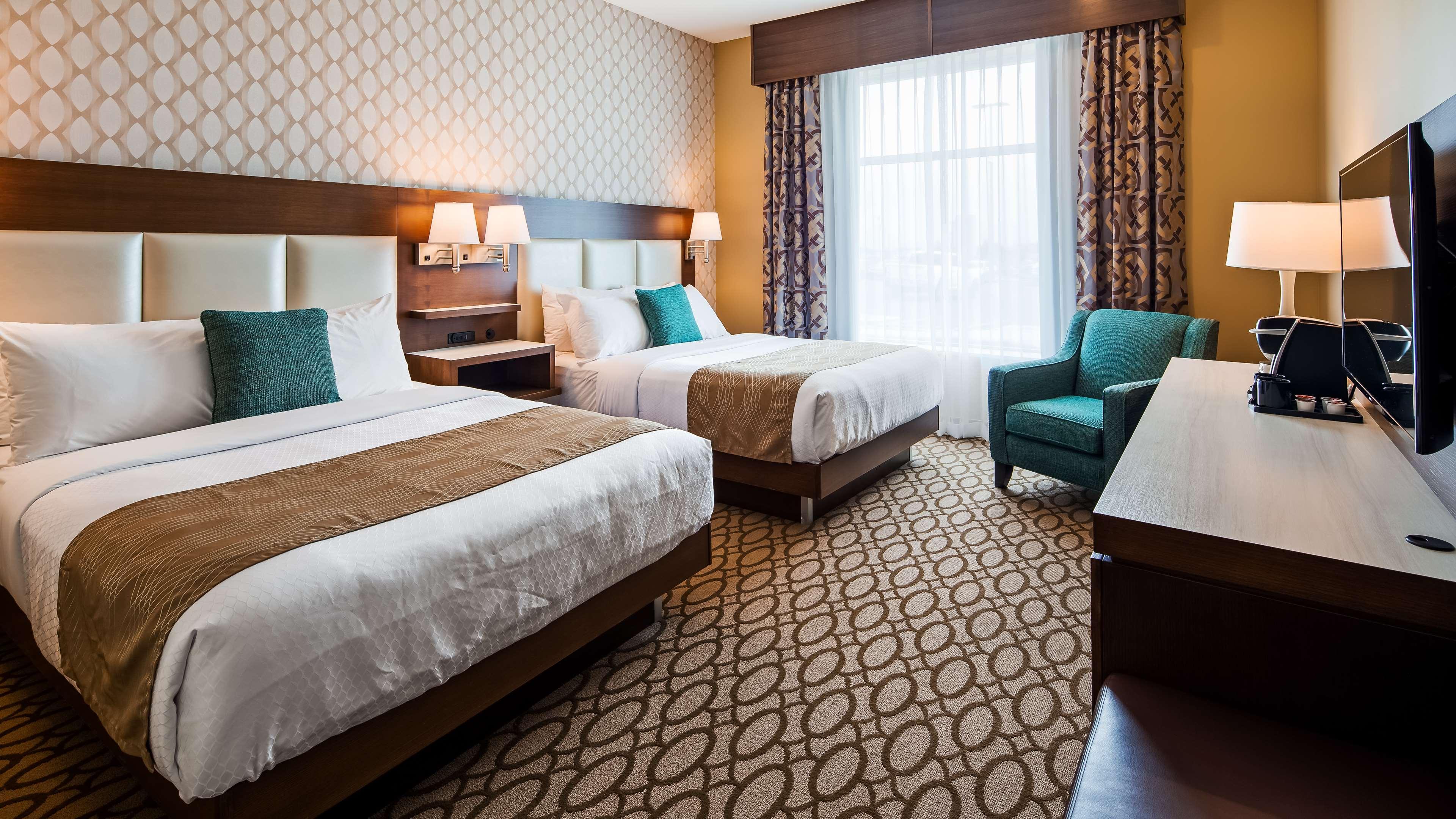 Best Western Plus St. John'S Airport Hotel And Suites Екстериор снимка