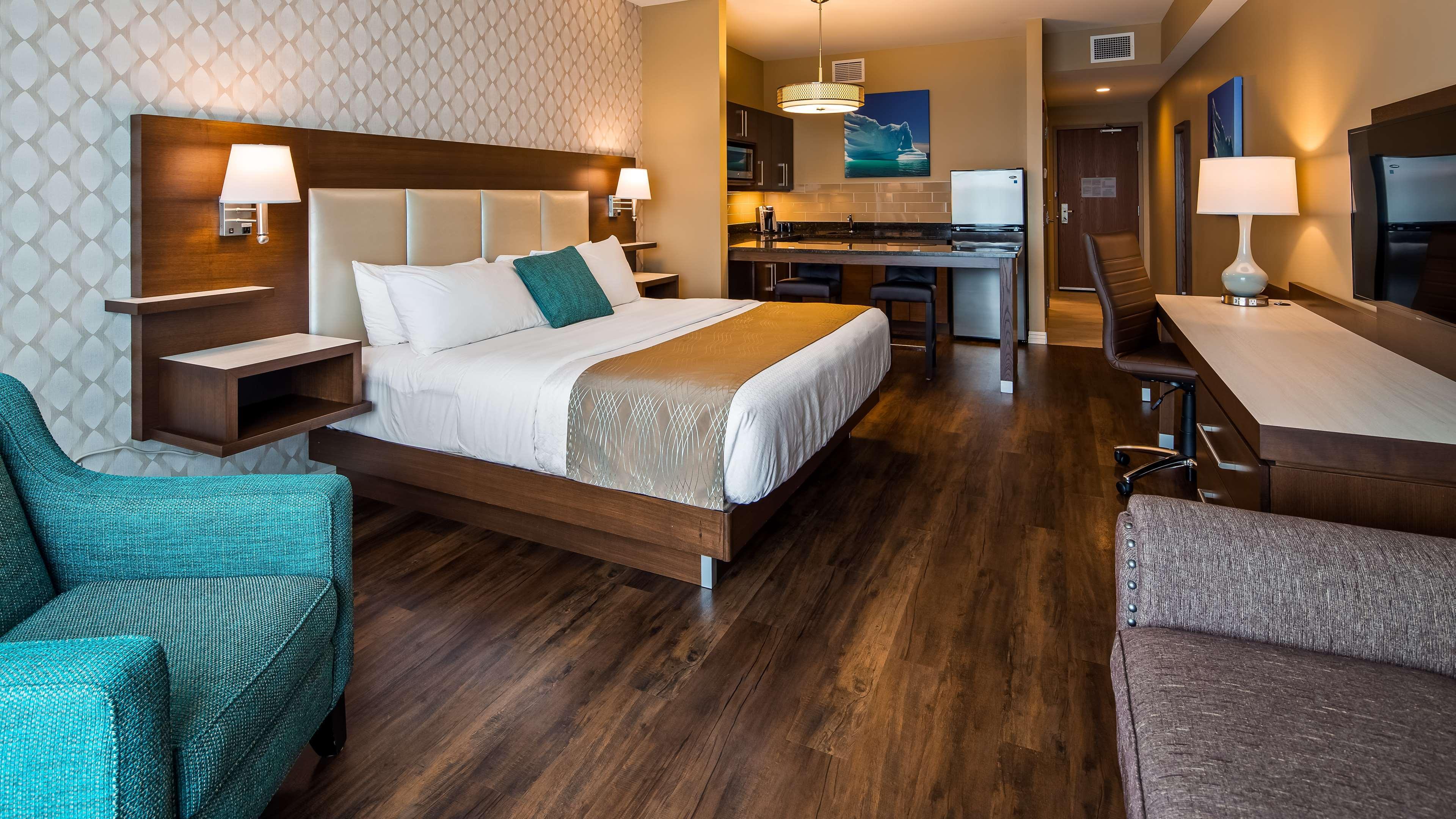 Best Western Plus St. John'S Airport Hotel And Suites Екстериор снимка