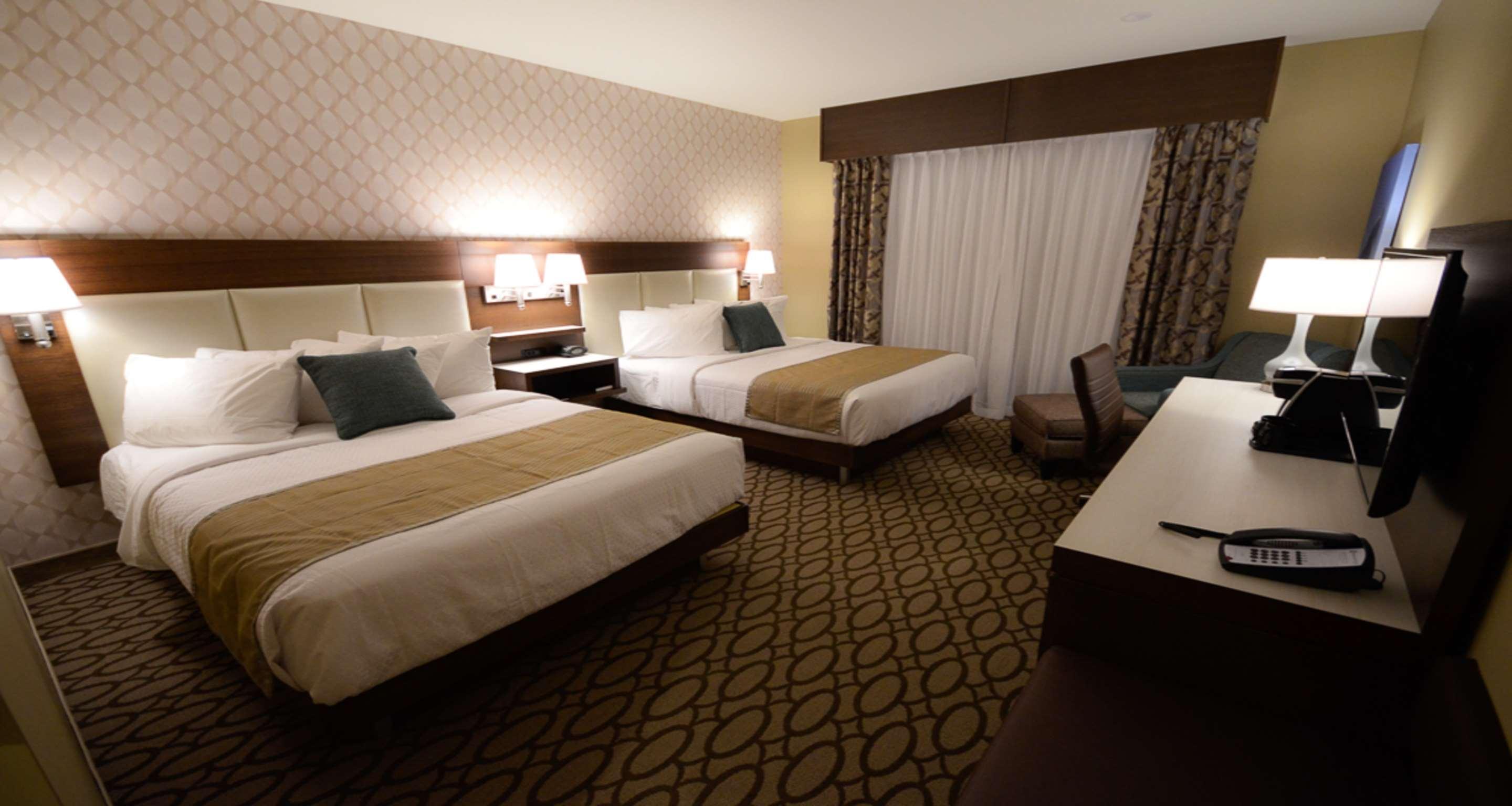 Best Western Plus St. John'S Airport Hotel And Suites Екстериор снимка
