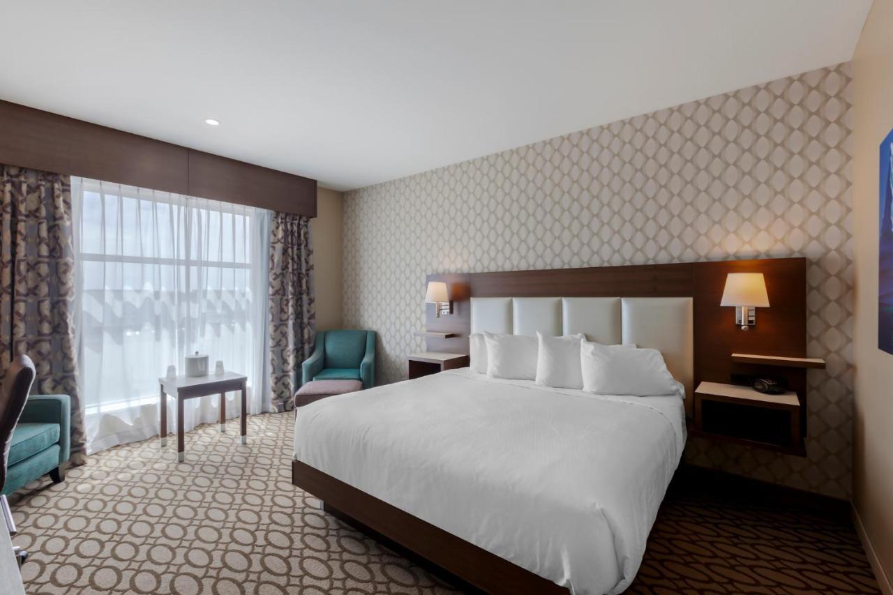Best Western Plus St. John'S Airport Hotel And Suites Екстериор снимка