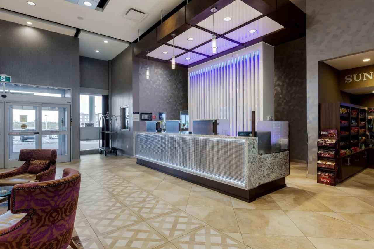 Best Western Plus St. John'S Airport Hotel And Suites Екстериор снимка