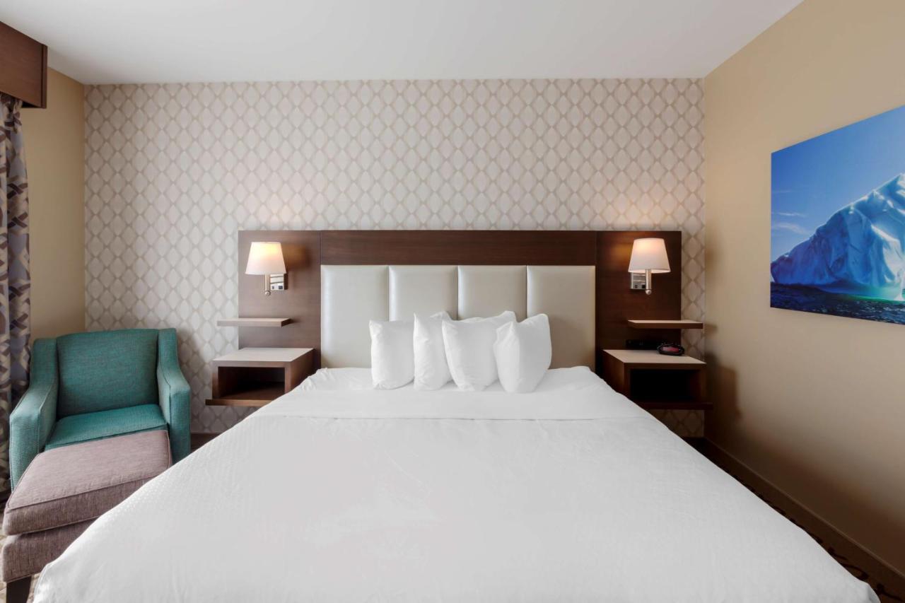 Best Western Plus St. John'S Airport Hotel And Suites Екстериор снимка