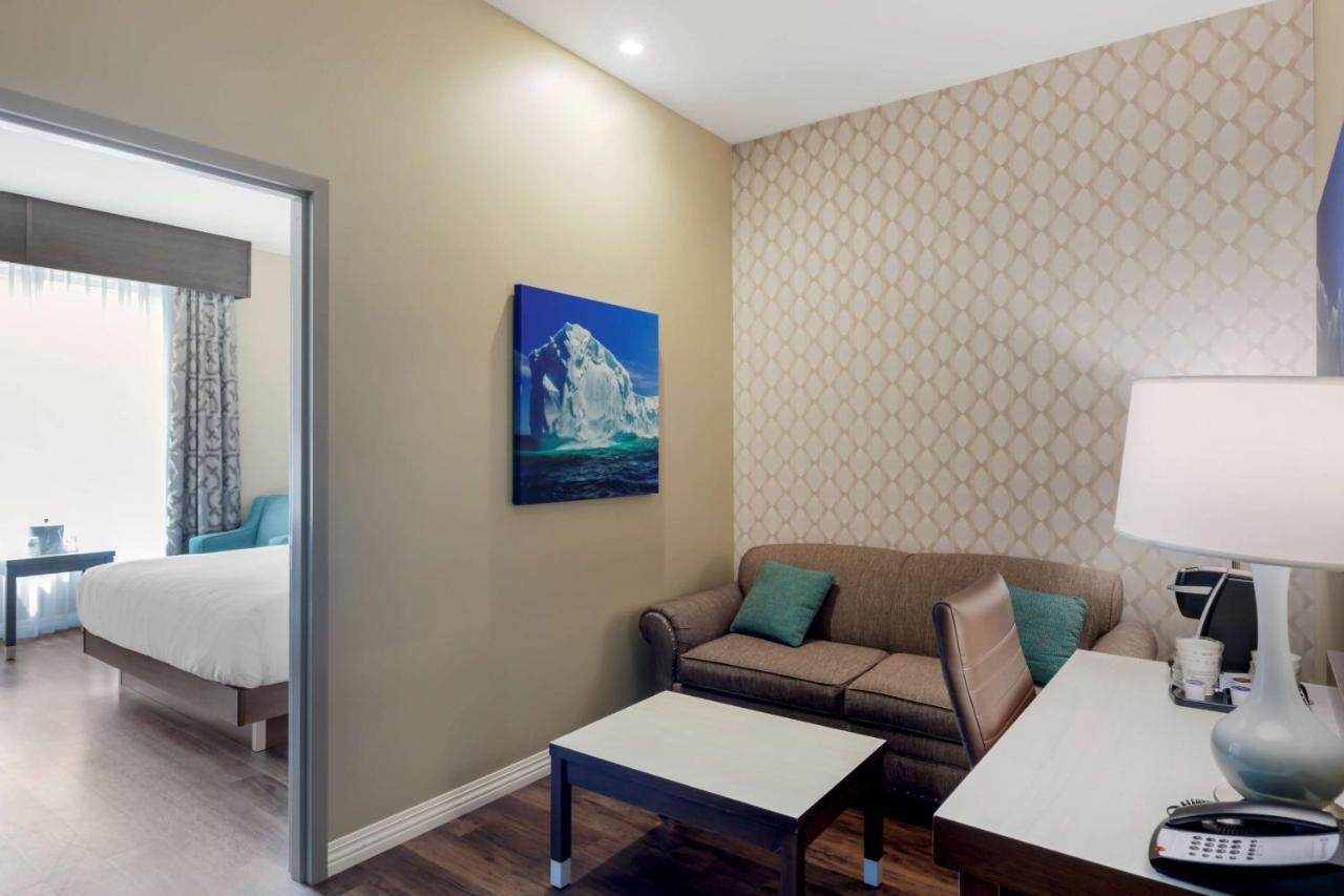 Best Western Plus St. John'S Airport Hotel And Suites Екстериор снимка
